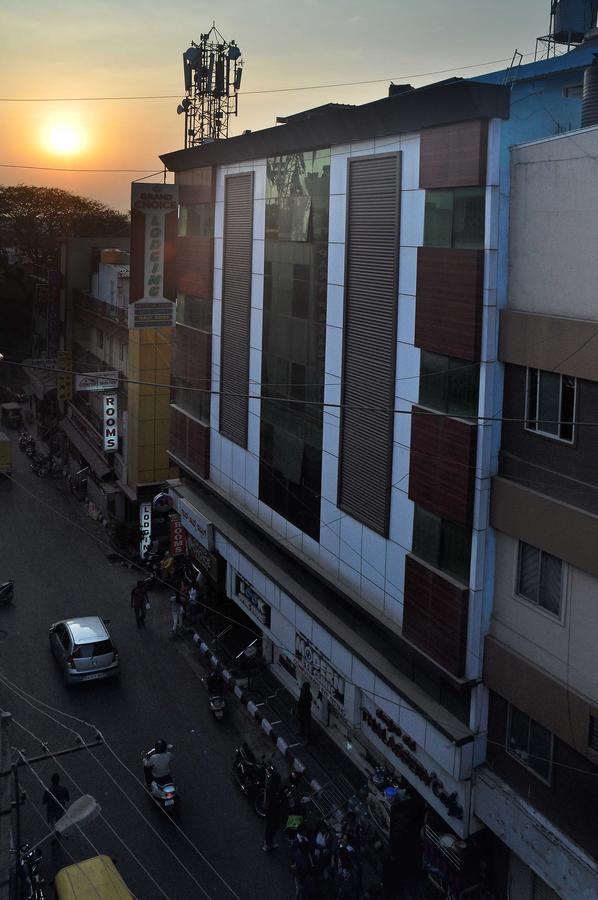 Grand Choice Hotel Bengaluru Szoba fotó